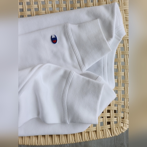 Champion white fleece sweater - NWOT - Picture 6 of 7